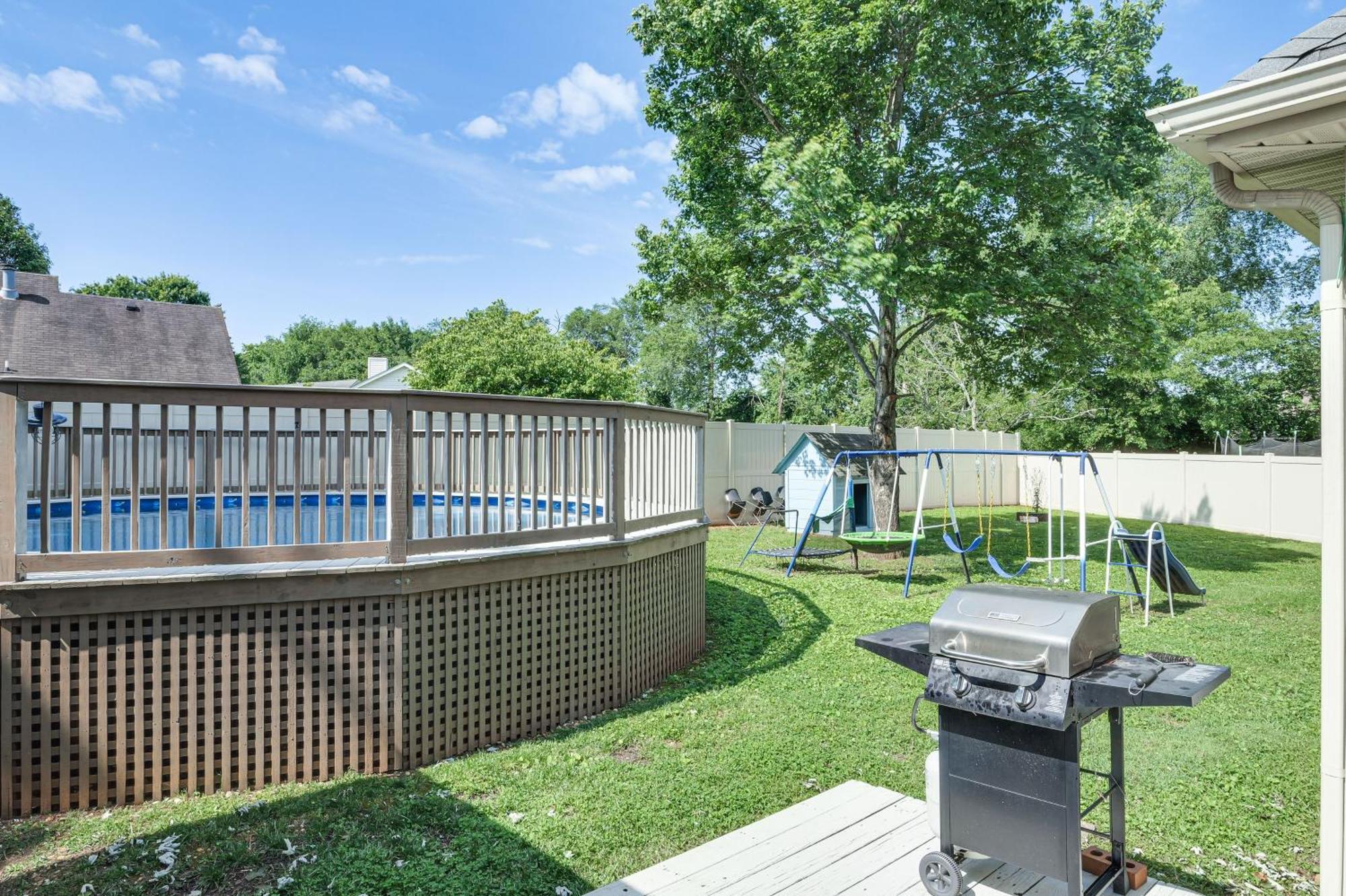 Above-Ground Pool And Backyard At Murfreesboro Home! Exterior photo