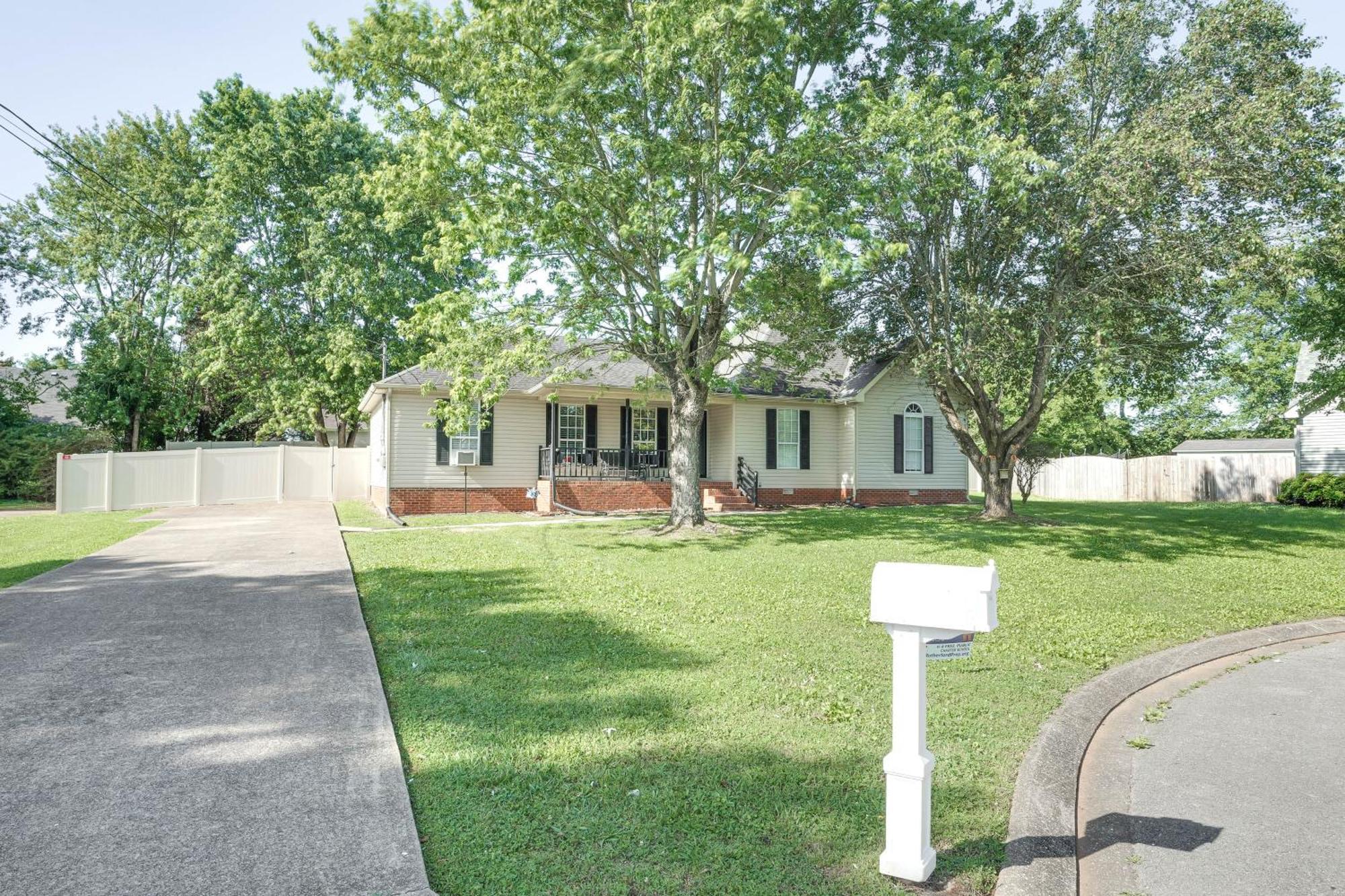 Above-Ground Pool And Backyard At Murfreesboro Home! Exterior photo
